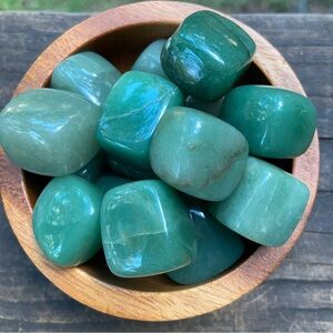 Green Adventurine Crystal Stone for Money, Luck, Good Future & Prosperity. NWOT